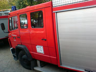 Zufallsbegenung auf dem Parkplatz: Unser altes LF musste als Transportfahrzeug herhalten.